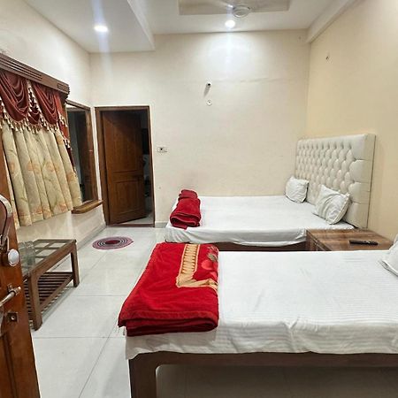 Hotel Pleasure Landmark Ujjain Exterior photo