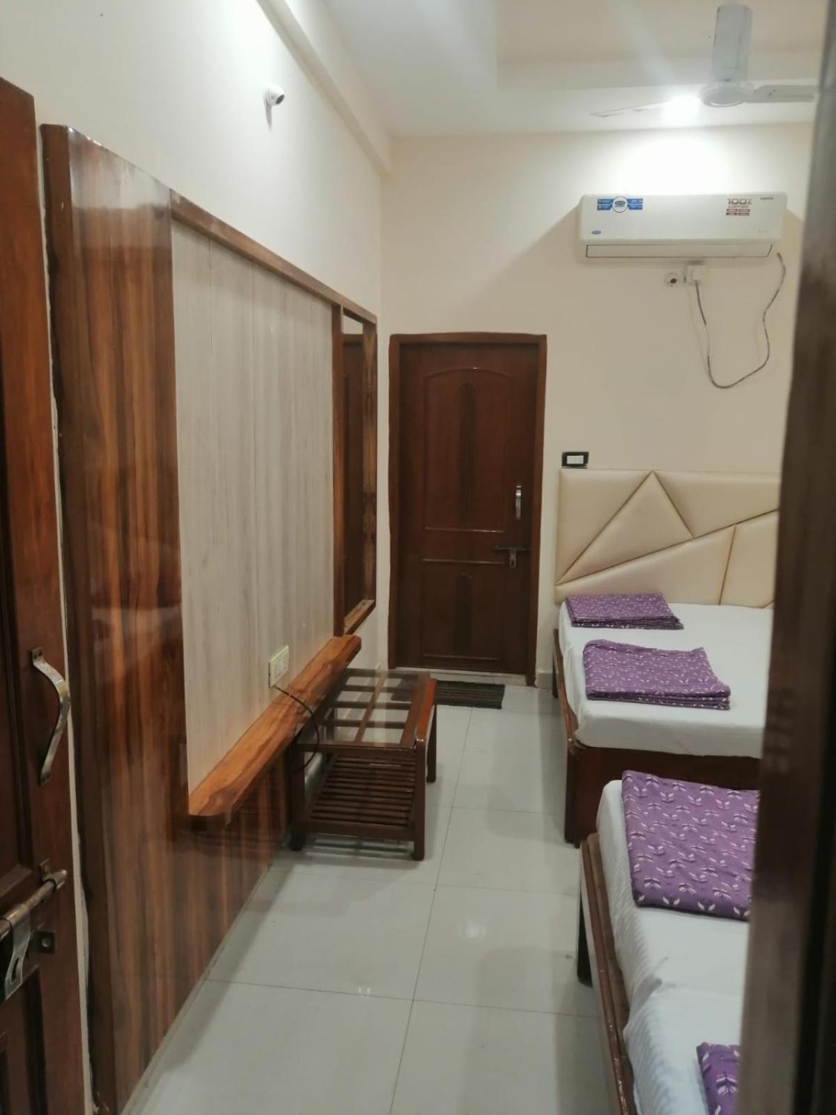Hotel Pleasure Landmark Ujjain Exterior photo