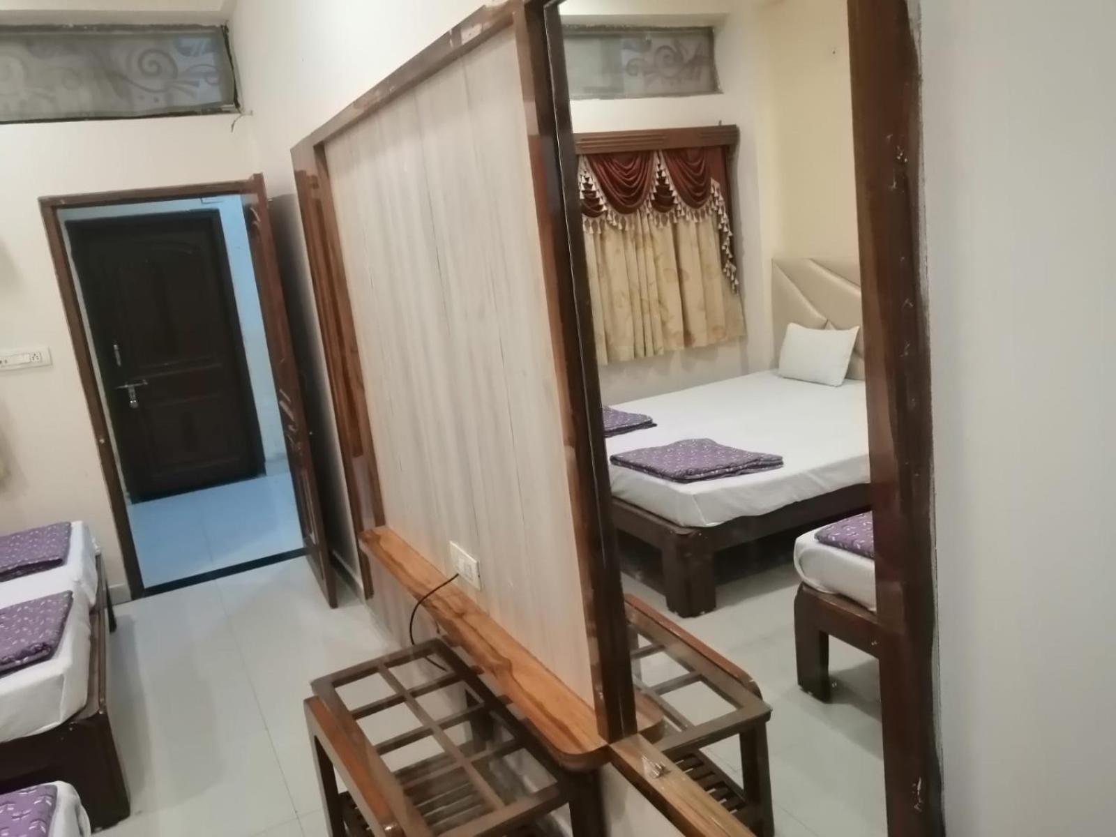 Hotel Pleasure Landmark Ujjain Exterior photo