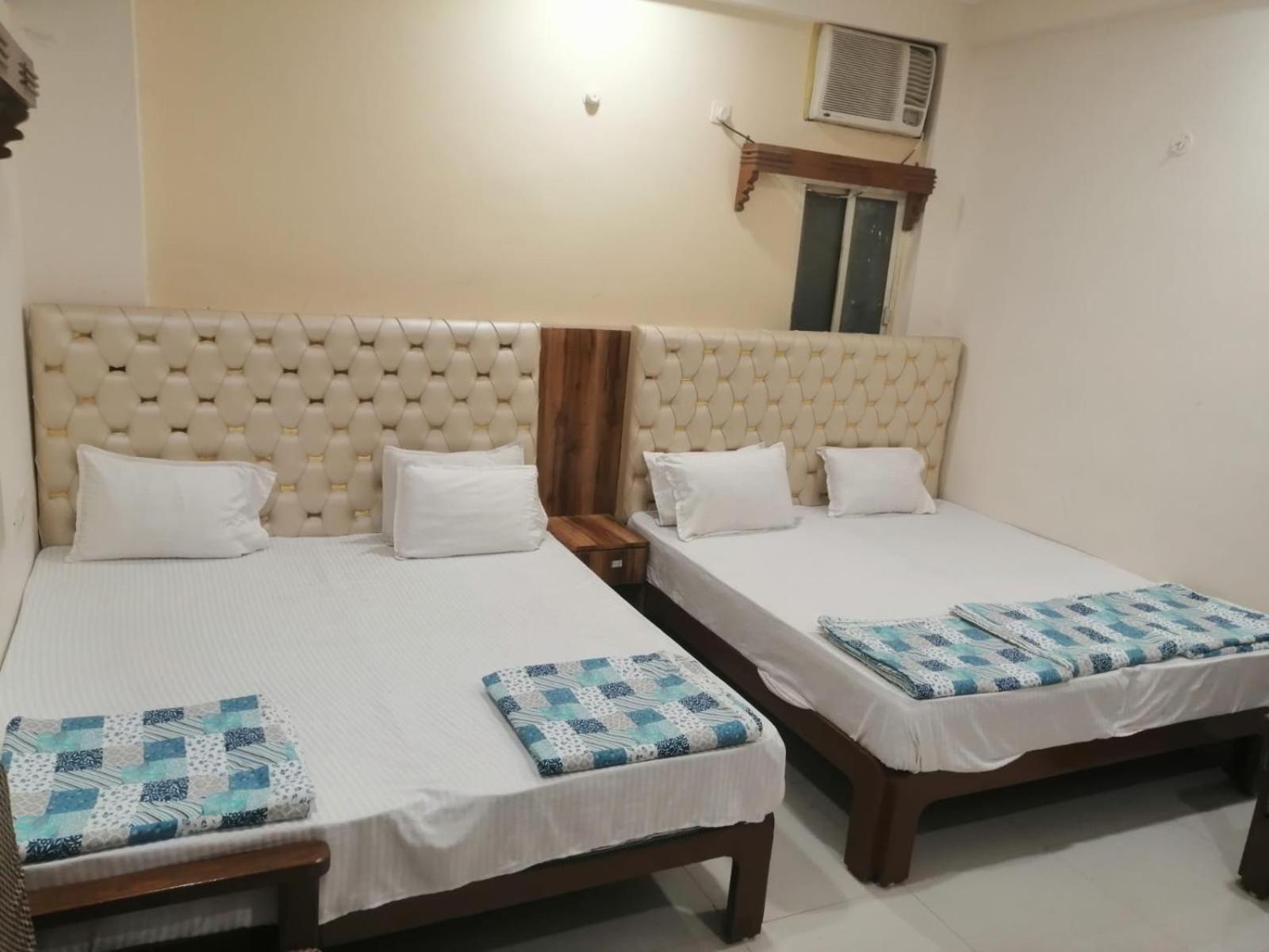 Hotel Pleasure Landmark Ujjain Exterior photo