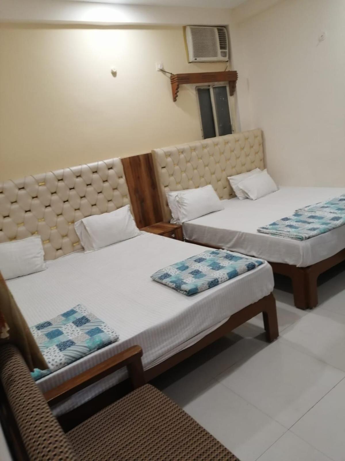 Hotel Pleasure Landmark Ujjain Exterior photo