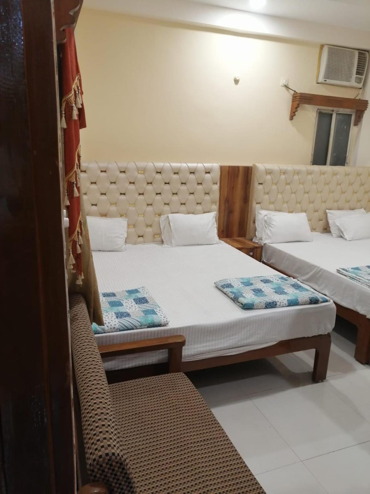 Hotel Pleasure Landmark Ujjain Exterior photo