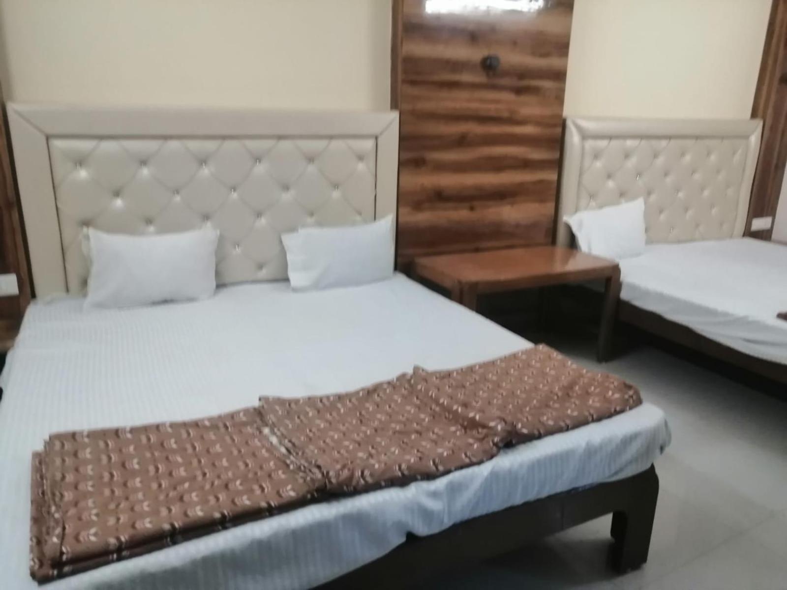 Hotel Pleasure Landmark Ujjain Exterior photo