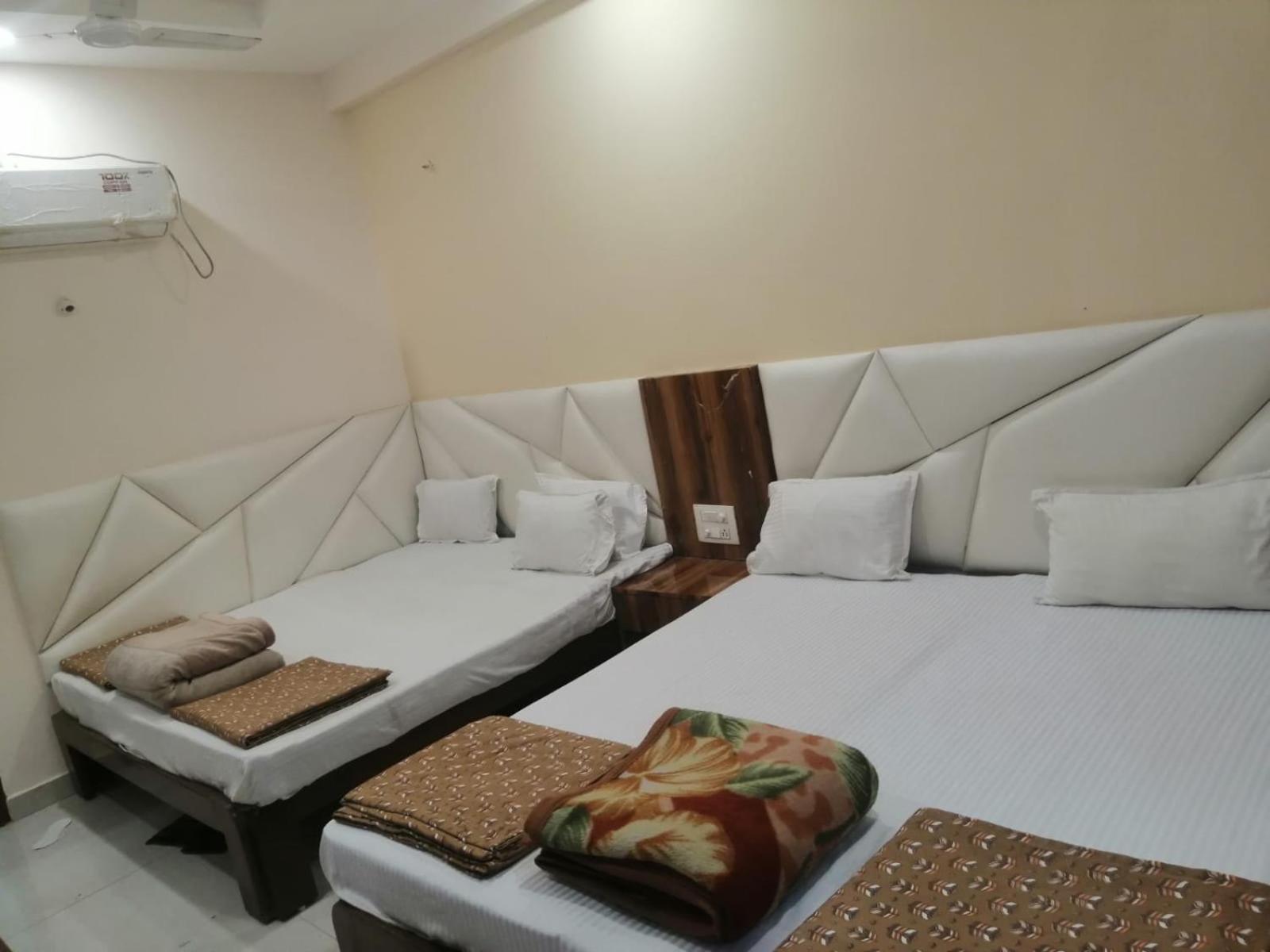 Hotel Pleasure Landmark Ujjain Exterior photo